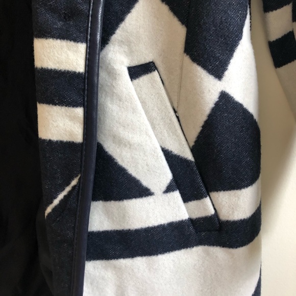 Zara Basic Blue and White Coat Size M - Picture 2 of 6
